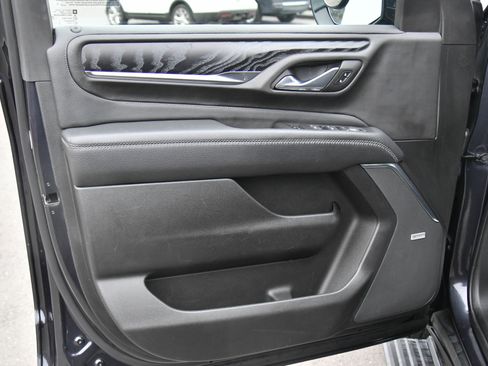 Used 2023 GMC Yukon XL Denali image 17