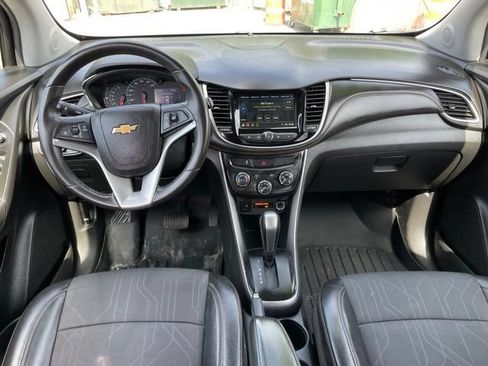 Used 2019 Chevrolet Trax LT w/ LT Convenience Package AWD/4WD image 10