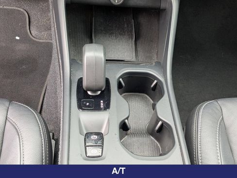 Used 2024 Volvo XC40 B5 Core AWD/4WD image 18