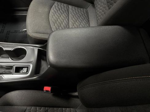 Used 2021 Chevrolet Equinox LT image 19