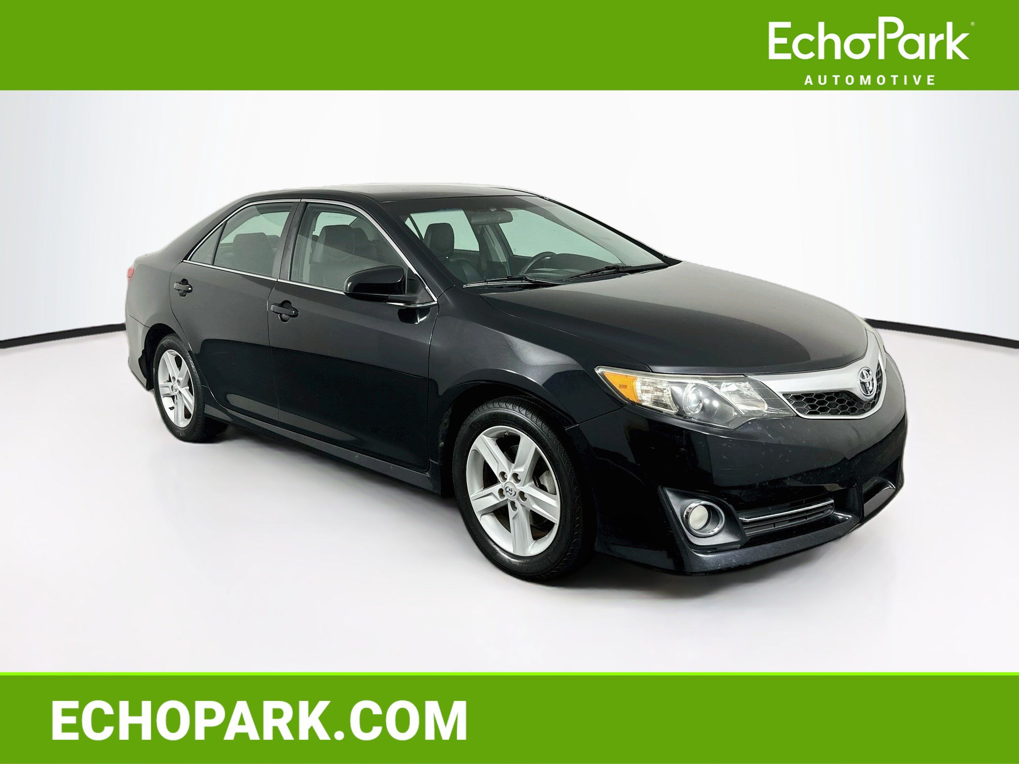 Used 2012 Toyota Camry SE FWD image 1