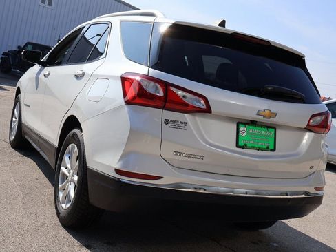 Used 2018 Chevrolet Equinox LT w/ Sun & Infotainment Package image 3