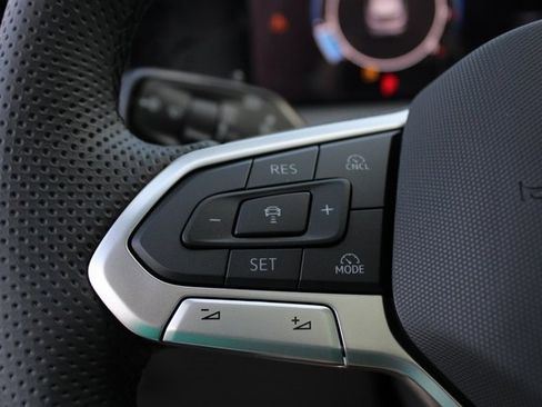 New 2025 Volkswagen Tiguan SE R-Line image 12