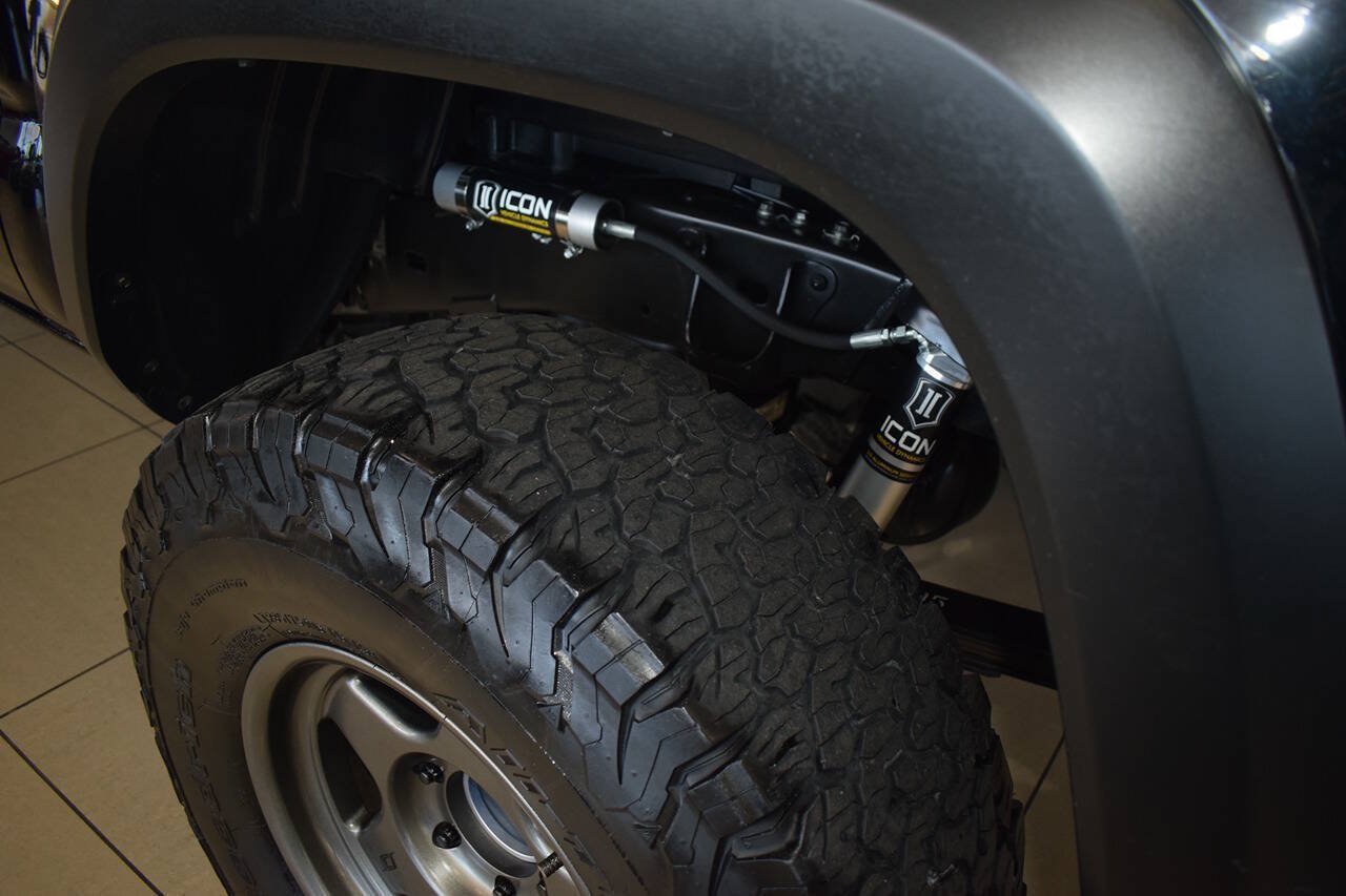 Used 2020 Toyota Tacoma TRD Off-Road AWD/4WD image 12
