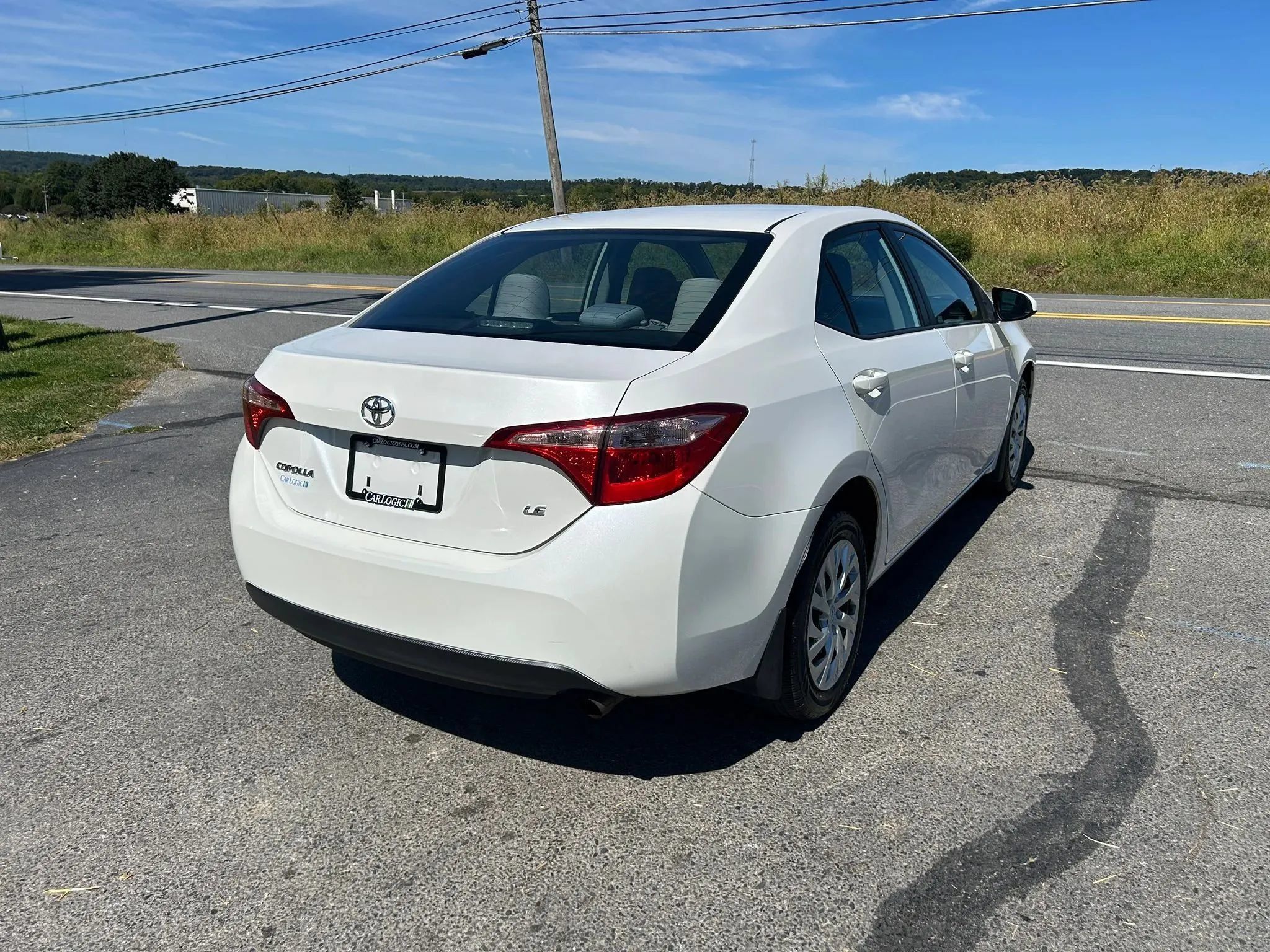 Used 2018 Toyota Corolla LE FWD image 6