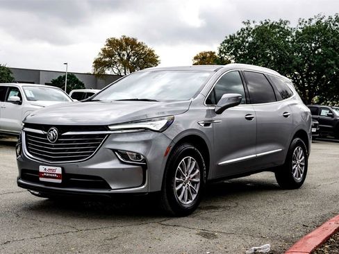 Used 2024 Buick Enclave Premium image 9