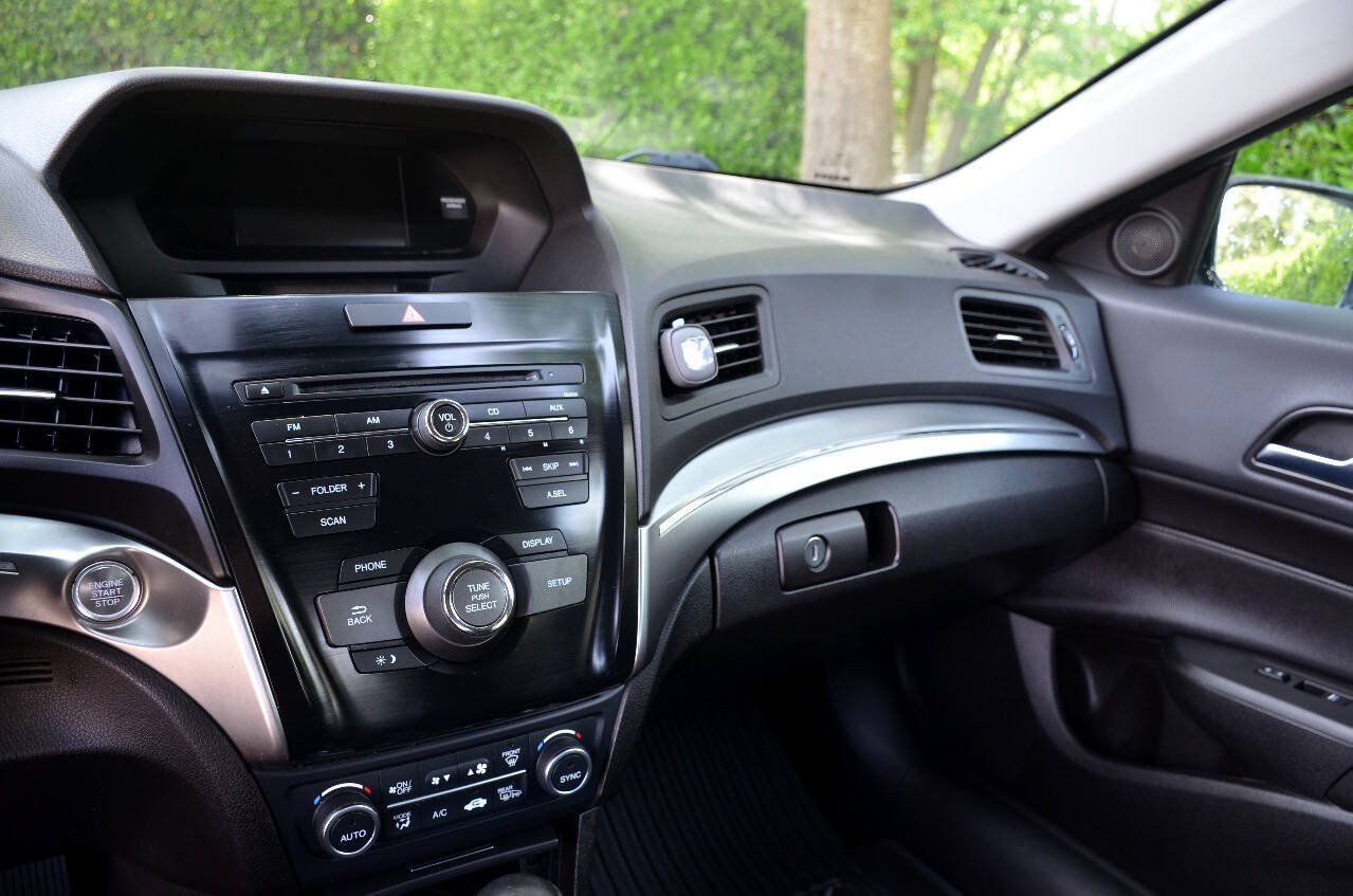 Used 2019 Acura ILX FWD image 16