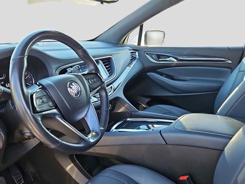 Used 2024 Buick Enclave Premium image 9