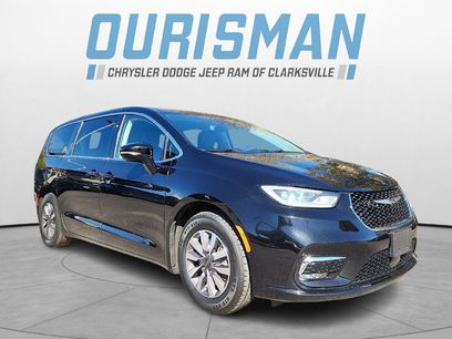 Used 2024 Chrysler Pacifica Limited