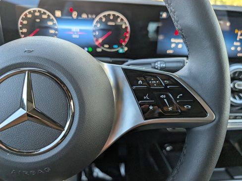 Used 2026 Mercedes-Benz GLA 250 4MATIC image 24