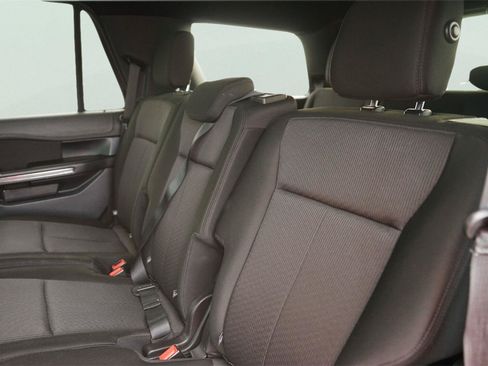 Used 2019 Ford Expedition XLT RWD image 13