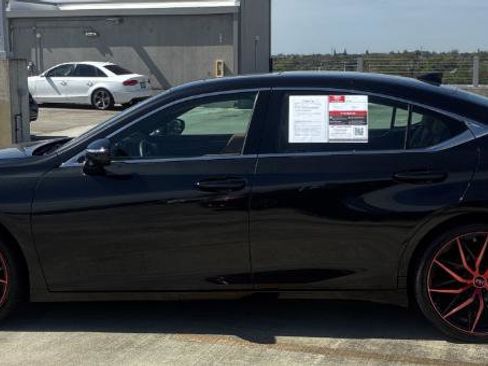 Used 2023 Lexus ES 350 w/ Premium Package image 3