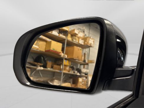 Used 2025 Jeep Compass Limited image 14