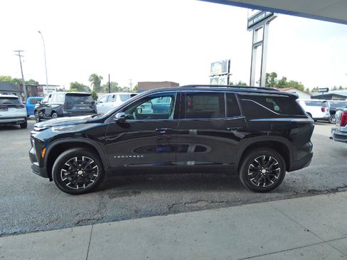 New 2026 Chevrolet Traverse LT w/ Sun and Wheel Package AWD/4WD image 11