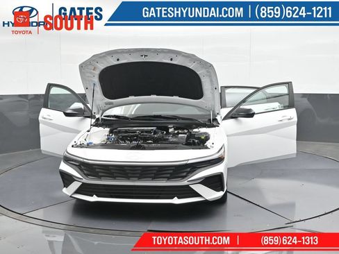 Used 2025 Hyundai Elantra Sport FWD image 60
