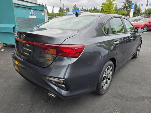 Used 2019 Kia Forte LXS FWD image 4