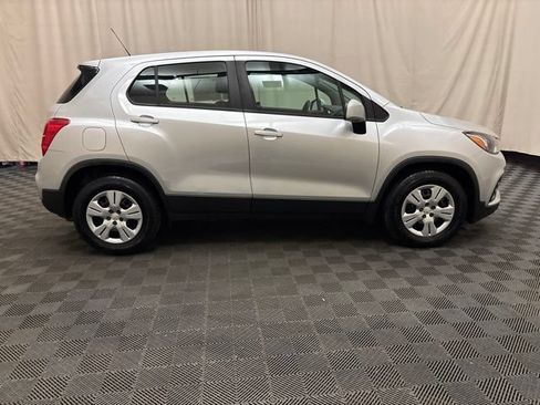 Used 2018 Chevrolet Trax LS FWD image 4