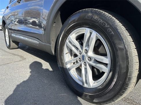 Certified 2022 Ford Explorer XLT image 11