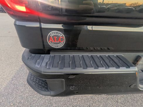 Used 2023 GMC Sierra 1500 AT4 w/ AT4 Premium Package image 5