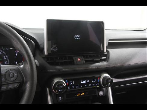 Used 2025 Toyota RAV4 XLE FWD image 9