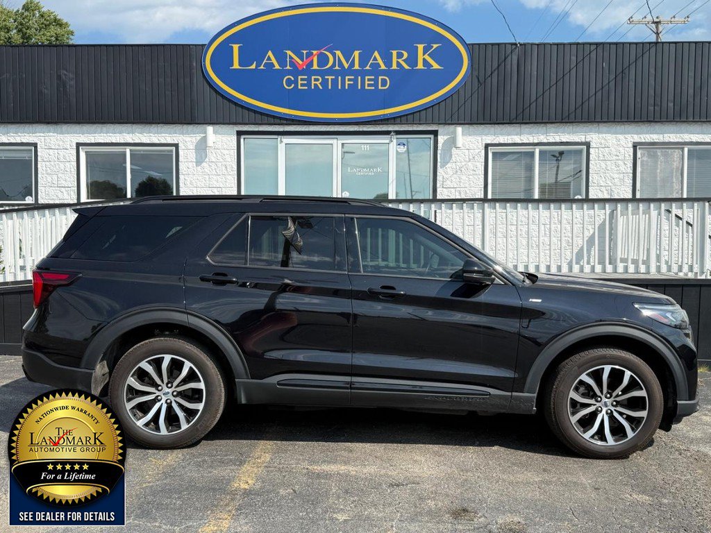 Used 2025 Ford Explorer ST-Line AWD/4WD image 4