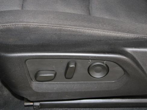 Used 2023 Chevrolet Colorado W/T w/ WT Convenience Package II AWD/4WD image 19