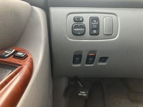 Used 2004 Toyota Sienna XLE image 11