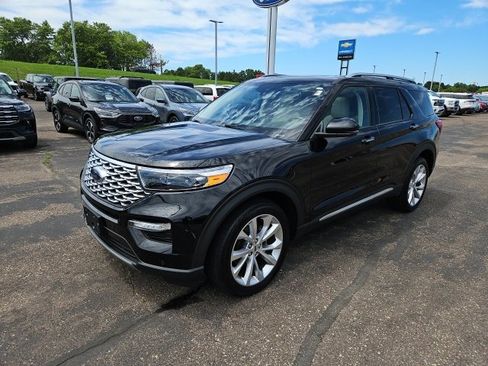 Used 2023 Ford Explorer Platinum w/ Technology Package image 3