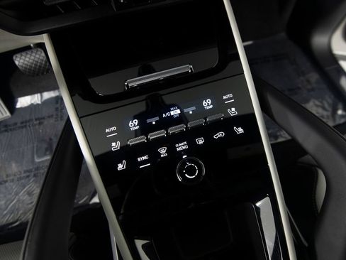 Certified 2026 Porsche Cayenne E-Hybrid AWD/4WD image 29
