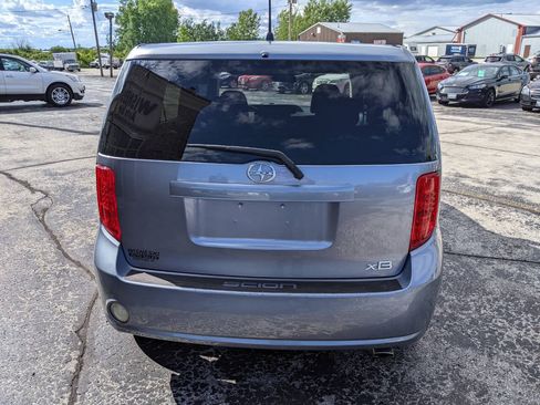 Used 2009 Scion xB FWD image 4