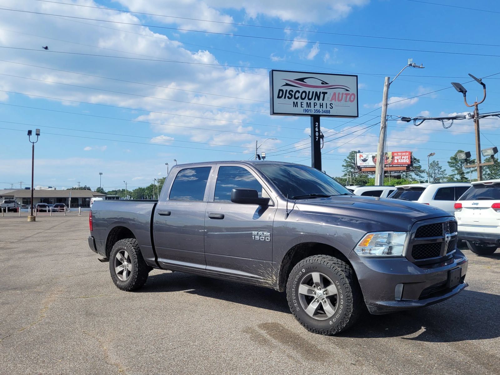 Used 2017 RAM 1500 Express AWD/4WD image 23