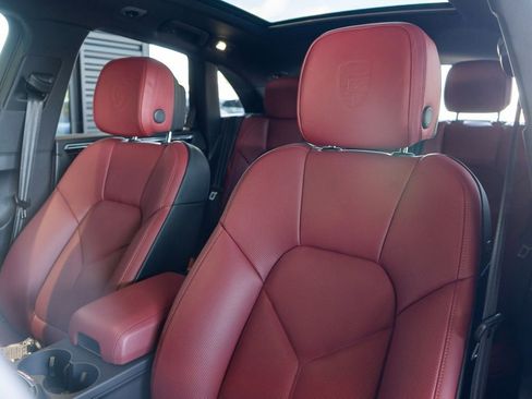 New 2026 Porsche Macan Turbo AWD/4WD image 4