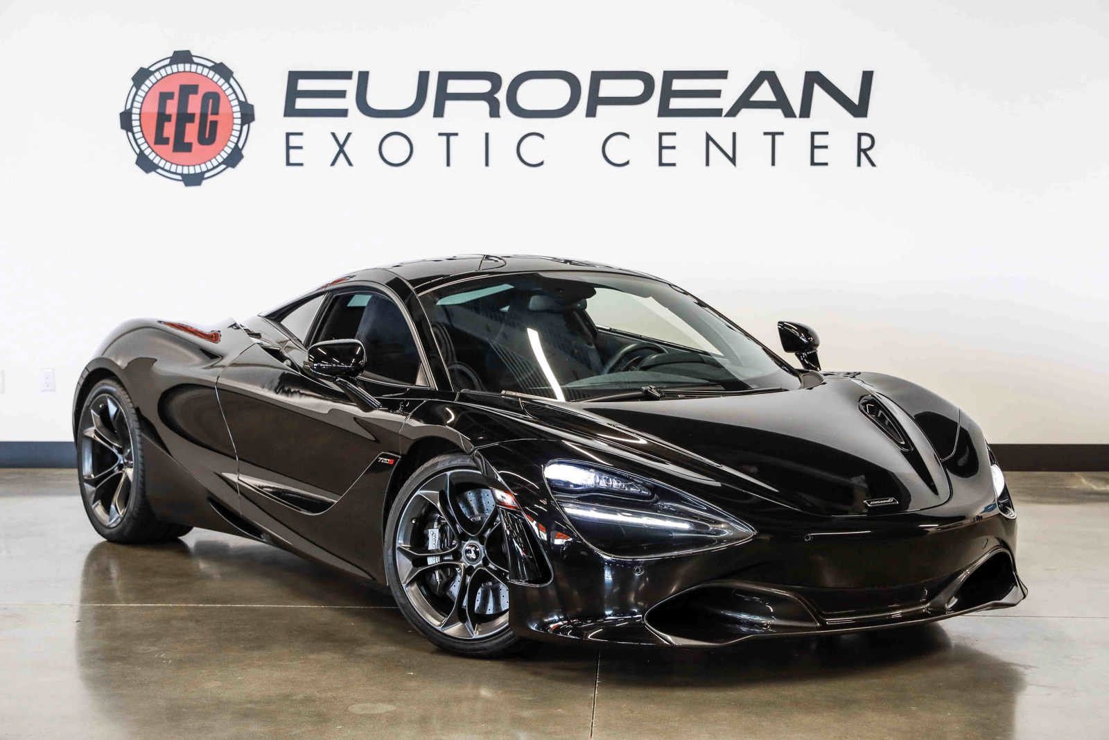 Used 2019 McLaren 720S RWD image 1