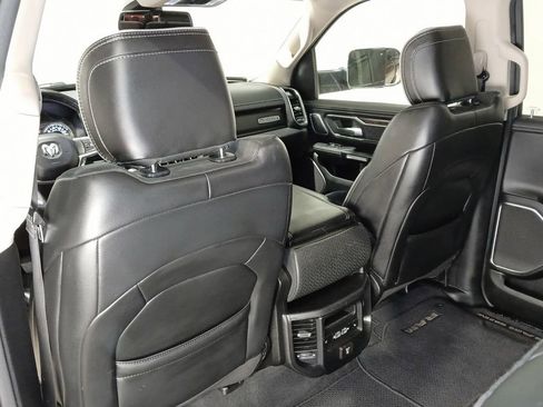 Used 2019 RAM 1500 Laramie AWD/4WD image 11
