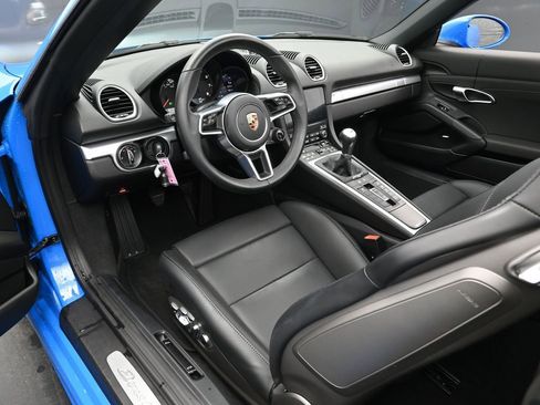 Certified 2025 Porsche 718 Boxster RWD image 4