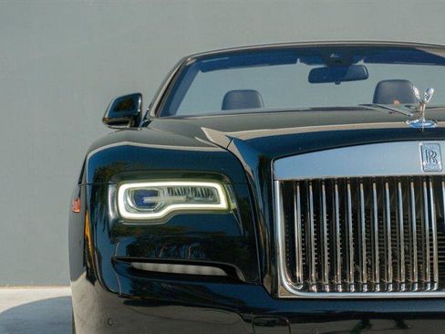 Used 2018 Rolls-Royce Dawn image 29