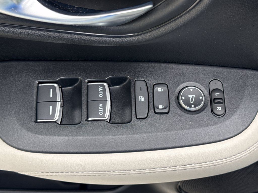 Used 2024 Honda HR-V EX-L image 15