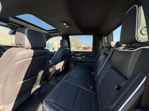 Used 2025 GMC Sierra 2500 AT4X w/ AT4X AEV Edition image 9