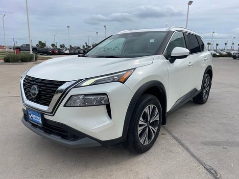 Certified 2023 Nissan Rogue SV w/ SV Premium B Package FWD image 5