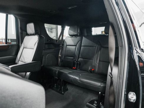 Used 2025 GMC Yukon XL Denali image 30