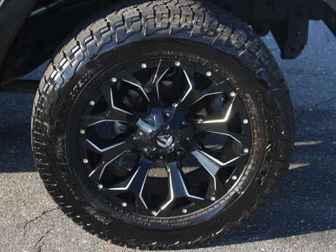 Used 2017 Jeep Wrangler 75th Anniversary image 34