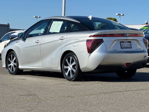 Used 2019 Toyota Mirai image 7
