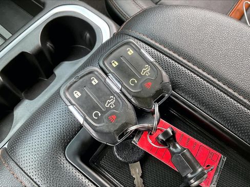 Used 2022 GMC Sierra 1500 AT4 w/ AT4 Premium Package AWD/4WD image 11