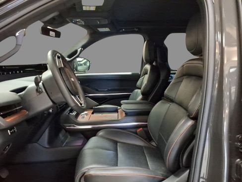 New 2026 Lincoln Navigator L Black Label AWD/4WD image 13