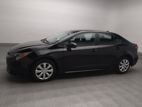 Used 2024 Toyota Corolla LE image 2