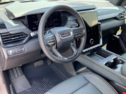 New 2026 GMC Acadia AT4 w/ Luxury Package AWD/4WD image 18