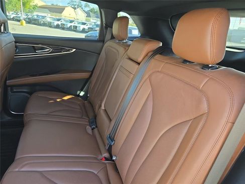 Used 2022 Lincoln Nautilus Reserve w/ Equipment Group 201A image 14