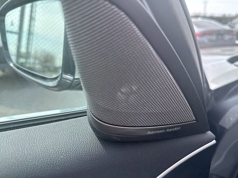 Used 2023 BMW 540i xDrive w/ Premium Package image 19