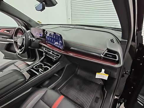 Certified 2024 Chevrolet Traverse RS w/ LPO, Floor Liner Package image 43