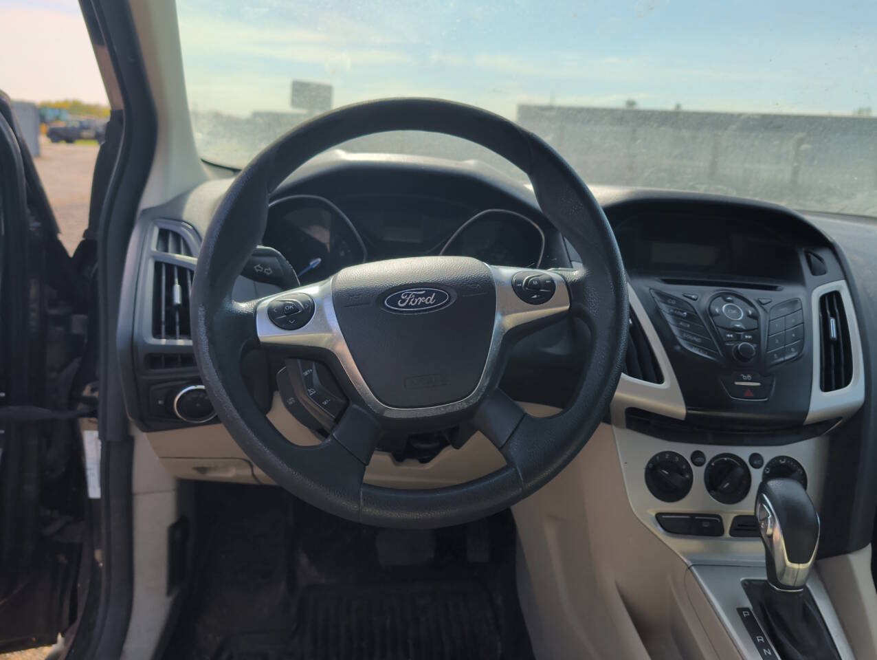 Used 2012 Ford Focus SE w/ SE Winter Pkg FWD image 29